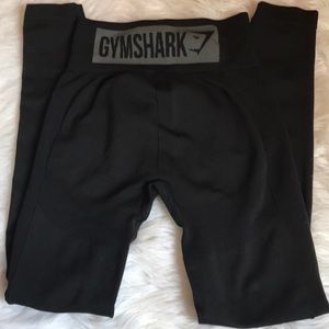 Gym shark leggings